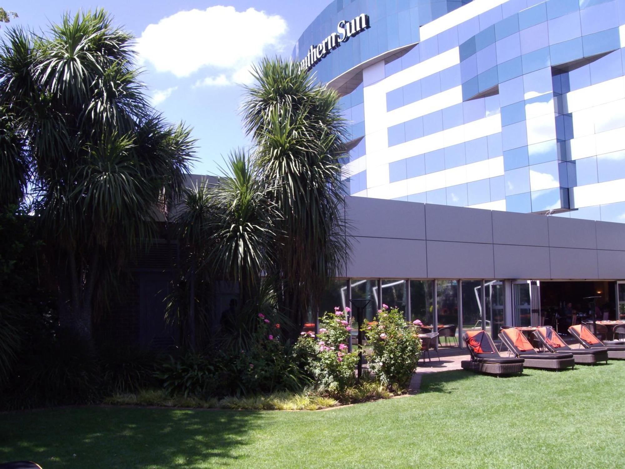 Southern Sun Or Tambo International Airport Kempton Park Exterior photo Southern Sun Johannesburg